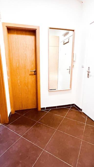 Moderny Apartman S Parkovanim Bratislava Exterior photo